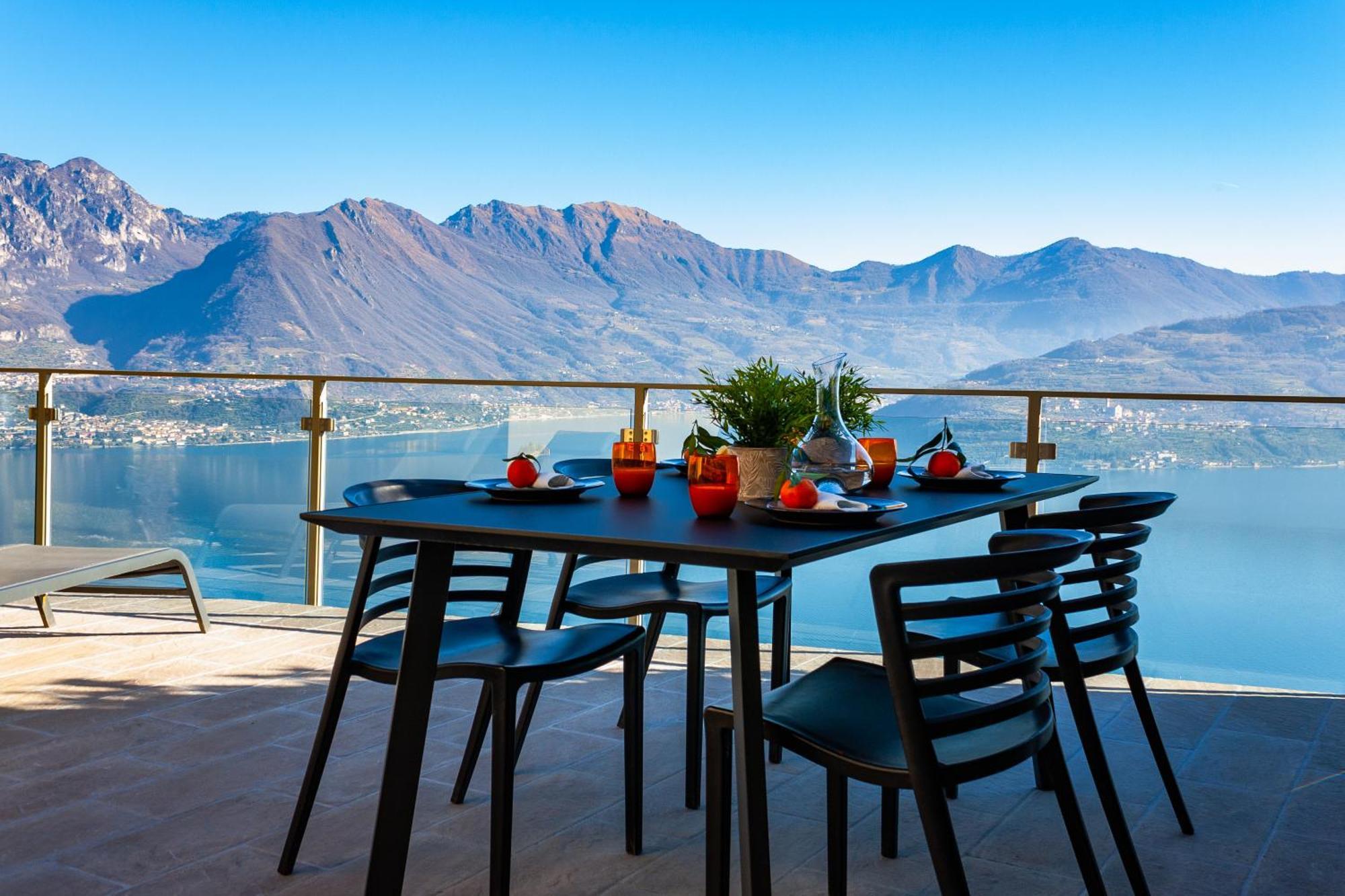 Mia Isola With Lake View, Garden And Swimming Pool Parzanica المظهر الخارجي الصورة