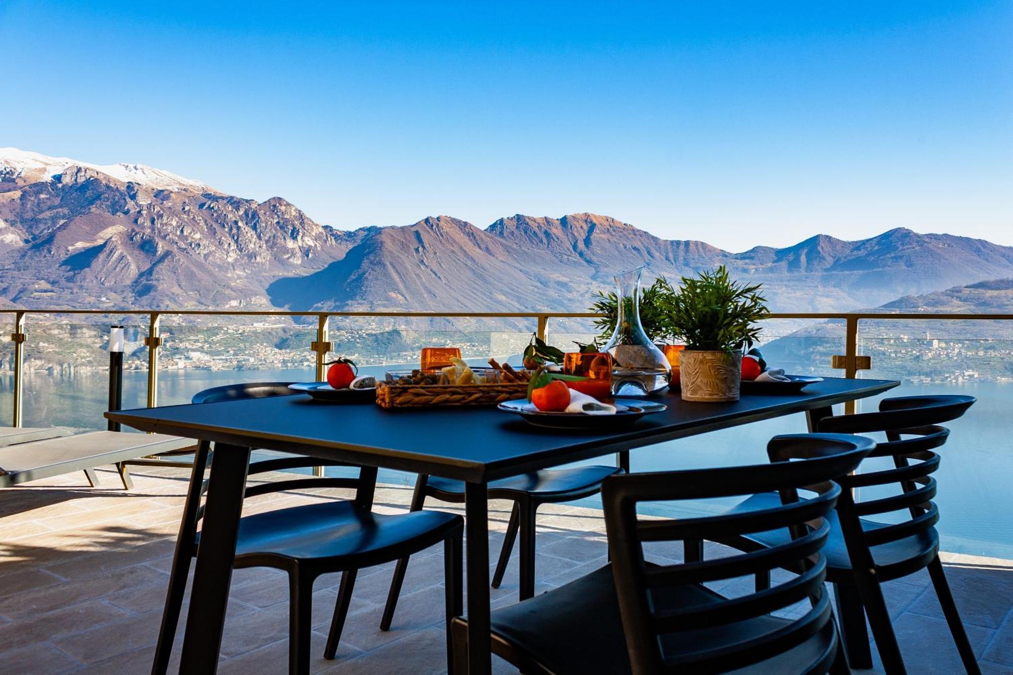 Mia Isola With Lake View, Garden And Swimming Pool Parzanica المظهر الخارجي الصورة