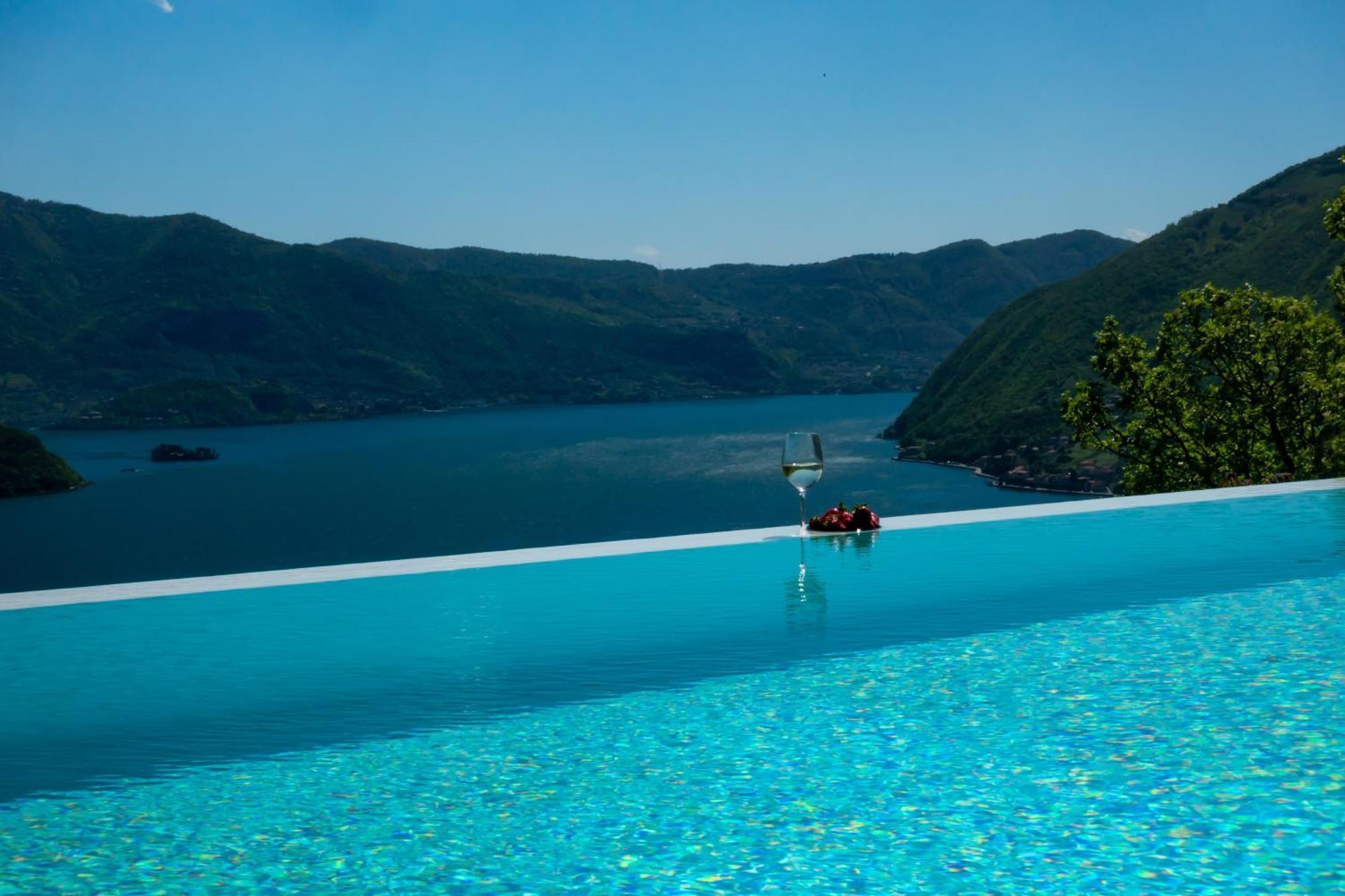 Mia Isola With Lake View, Garden And Swimming Pool Parzanica المظهر الخارجي الصورة